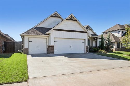 805 Bison Crossing Drive, Yukon, OK, 73099 | Card Image