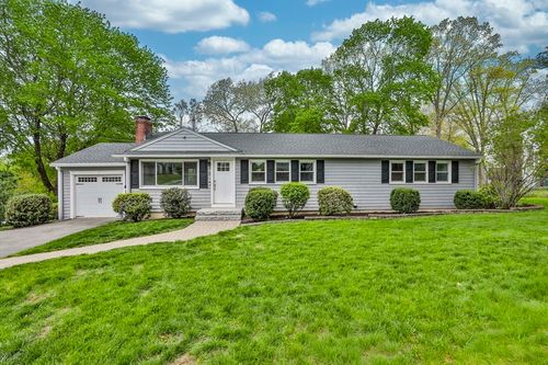 11 Gerry Rd, Lynnfield, MA, 01940-2051 | Card Image