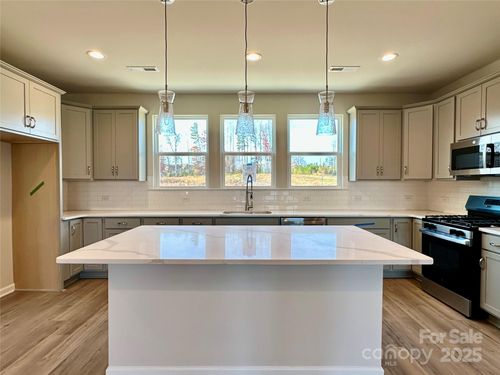 brx0073-242 Ferebee Pl, Charlotte, NC, 28213-0072 | Card Image