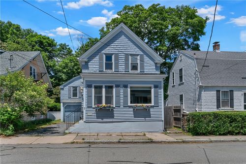 3 Sycamore St, Newport, RI, 02840-1521 | Card Image