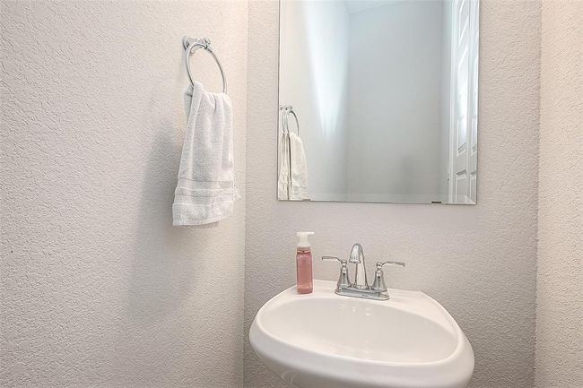 29042 Hauter Way, House other with 4 bedrooms, 4 bathrooms and 3 parking in Fulshear TX | Image 19