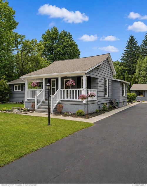 17875 Beck Rd, Northville, MI, 48168-9220 | Card Image
