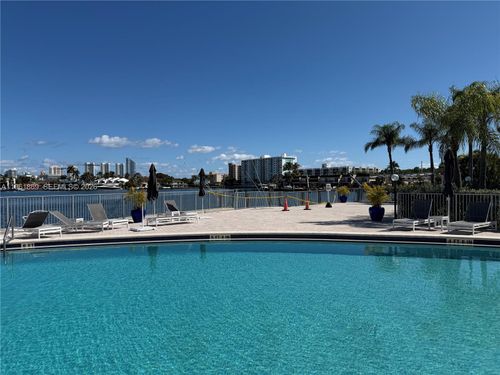 6h-16546 Ne 26th Ave, North Miami Beach, FL, 33160-4060 | Card Image