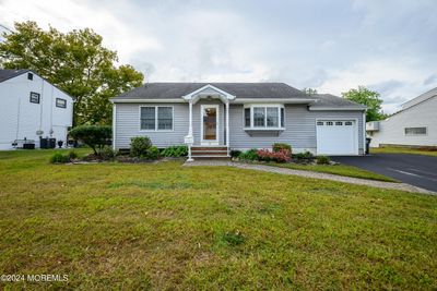 8 Parkview Drive, House other with 3 bedrooms, 2 bathrooms and null parking in Hazlet NJ | Image 3