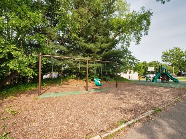 104 Meadowview Dr, Townhouse with 2 bedrooms, 2 bathrooms and 1 parking in Canonsburg PA | Image 26