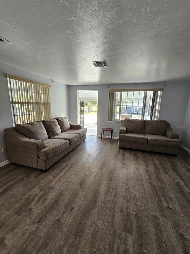 1675 Tower Road N, For Sale in Avon Park Zoocasa