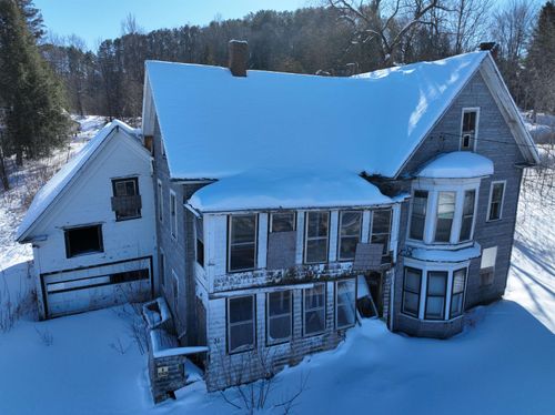 531 W Main St, Newport, VT, 05855-4957 | Card Image