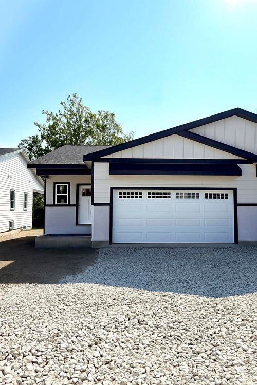 2020 Browning Ave, Manhattan, KS, 66502-1928 | Card Image