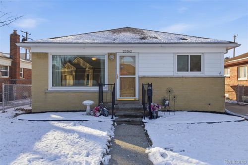 23162 Doremus St, Saint Clair Shores, MI, 48080-2752 | Card Image