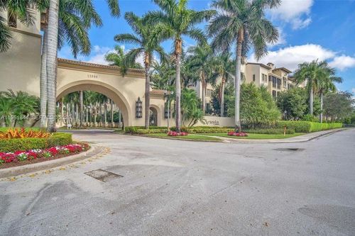 apt-318-2901 Nw 126th Ave, Sunrise, FL, 33323-6327 | Card Image