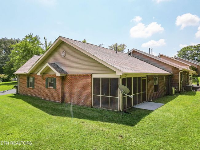 826 Gresham Rd, Condo with 2 bedrooms, 2 bathrooms and null parking in Knoxville TN | Image 22