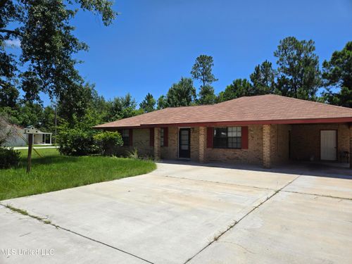 530 Easterbrook St, Bay Saint Louis, MS, 39520-2704 | Card Image