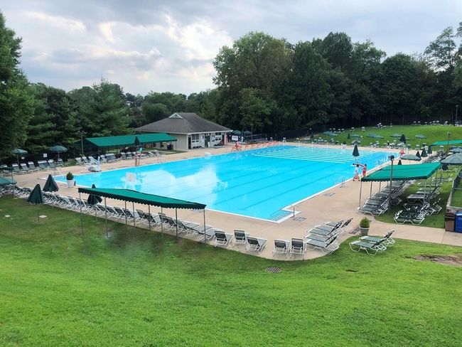 As a resident you are entitled to join the Town’s Lake Isle Park, that features a Par 70, 18 hole golf course, 8 Tennis courts and 5 swimming pools including a 50 meter Olympic Pool with eight racing lanes. | Image 41