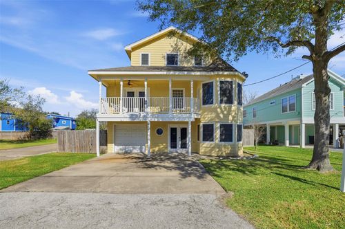 818 Cedar Rd, Clear Lake Shores, TX, 77565-2533 | Card Image