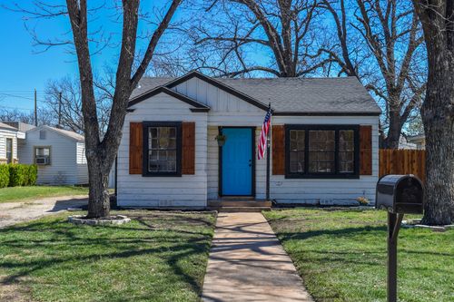 1202 N Grant St, Brady, TX, 76825-3734 | Card Image