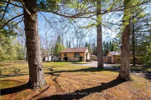 1207 Sauble Falls Rd, Bruce, ON, N0H2G0 | Card Image