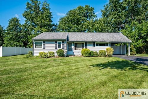 19 Stanworth Rd, KENDALL PARK, NJ, 08824-1003 | Card Image