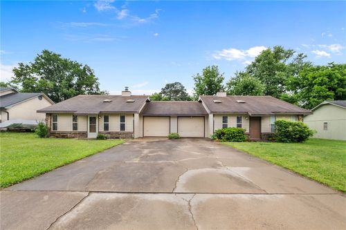 912 / 914 N Century Drive, Rogers, AR, 72756 | Card Image