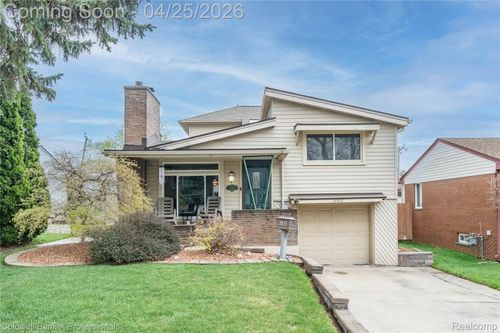 6182 Drexel St, Dearborn Heights, MI, 48127-3206 | Card Image