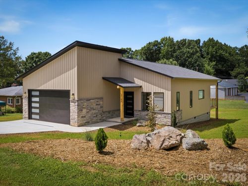 3143 2nd St, Valdese, NC, 28690-9431 | Card Image
