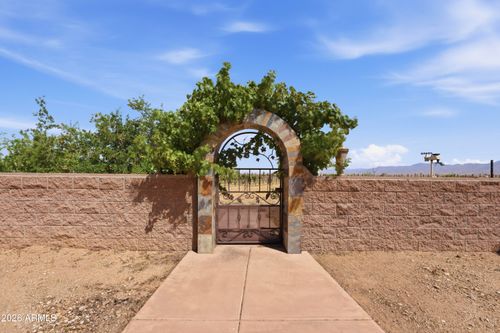 6927 E Brooks Blvd, Kingman, AZ, 86401-8287 | Card Image