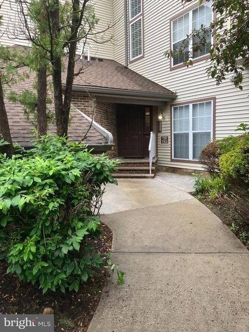 7161 Elm Ct, MONMOUTH JUNCTION, NJ, 08852-2142 | Card Image