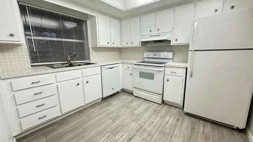 apt-2b-1911 Ne 28th Ct, Lighthouse Point, FL, 33064-7611 | Card Image