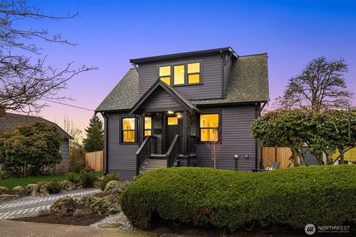 721 N 97th St, Seattle, WA, 98103-3119 | Card Image