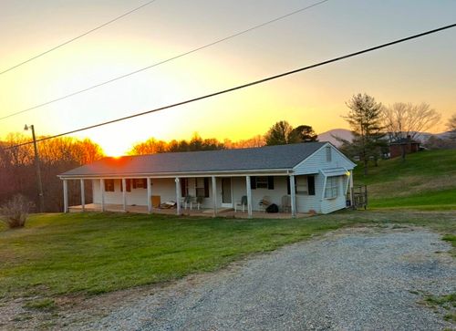 714 Farmer Ln, Vinton, VA, 24179-4113 | Card Image