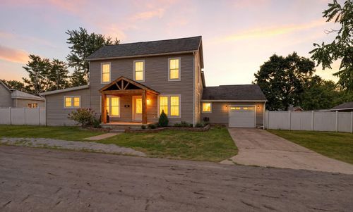 8 Fleetwood Ave, Jackson, OH, 45640-1807 | Card Image