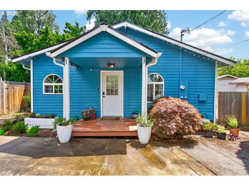 1915 16th Ave, Forest Grove, OR, 97116-2701 | Card Image