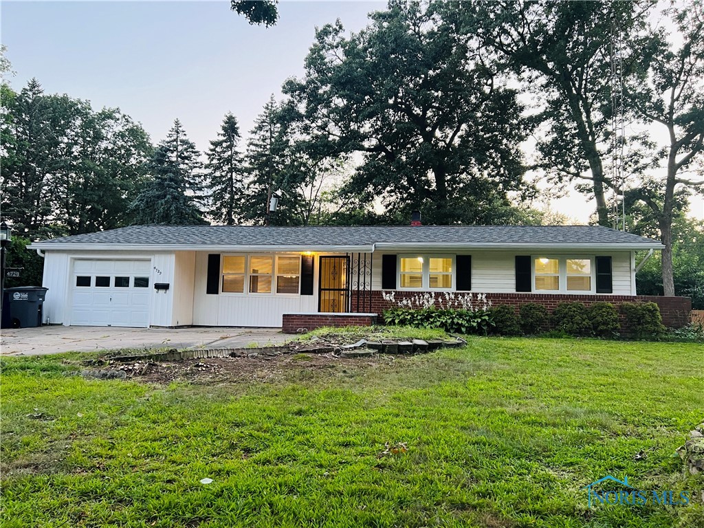 Oak Glen Dr, Toledo, OH 43613
