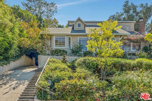 3331 Bennett Dr, Los Angeles, CA, 90068-1703 | Card Image