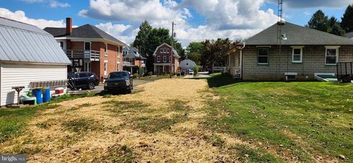 16 N Main St, Jacobus, PA, 17407-1209 | Card Image