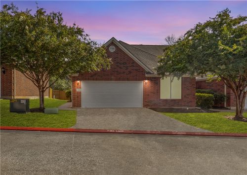 1611 Culture Ln, College Station, TX, 77845-7299 | Card Image