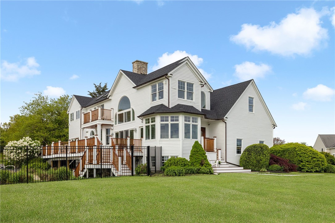King Charles Dr, Portsmouth, RI 02871