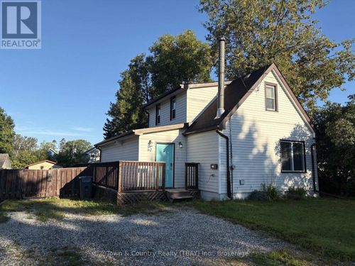 62 Rockwood Ave N, Thunder Bay, ON, P7A6A2 | Card Image