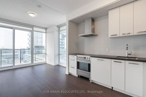 s809-120 Bayview Ave, Toronto, ON, M5A0G4 | Card Image