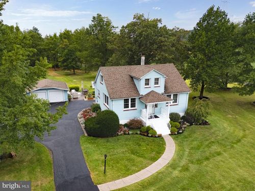 1896 Richlandtown Pike, Coopersburg, PA, 18036-9618 | Card Image