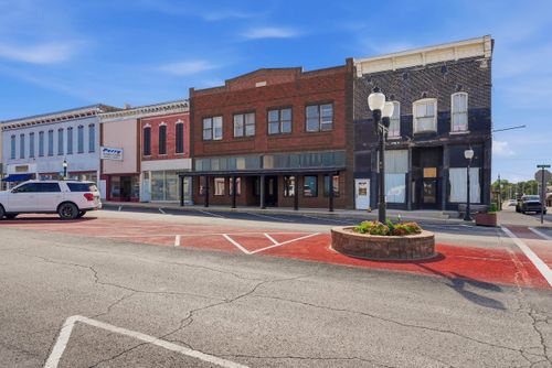 204 S Broadway, SALISBURY, MO, 65281 | Card Image