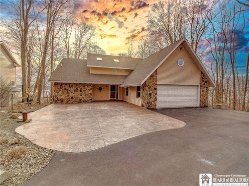 5464 Crestwood Rd, Bemus Point, NY, 14712-9631 | Card Image