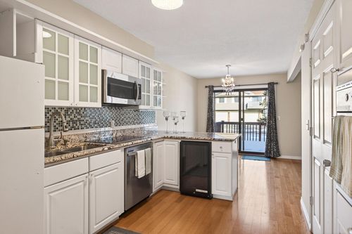 3287 Arcade St S, Vadnais Heights, MN, 55127-5055 | Card Image