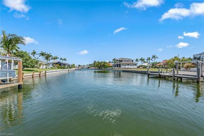 201 Windbrook Ct, House other with 3 bedrooms, 2 bathrooms and null parking in Marco Island FL | Image 3