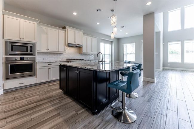 10318 Easterly Ln, House other with 4 bedrooms, 3 bathrooms and 3 parking in Cypress TX | Image 8