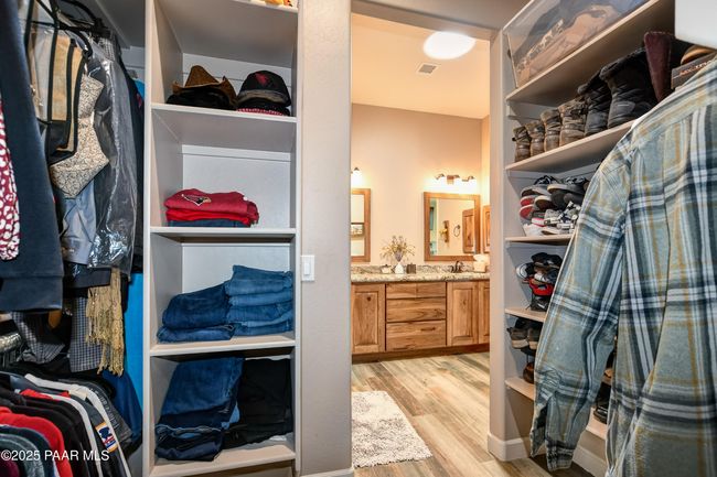 Primary Closet | Image 22