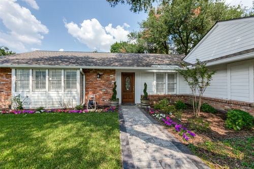 15731 Overmead Cir, Dallas, TX, 75248-4230 | Card Image