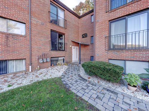 apt-10k-500 Darling St, Southington, CT, 06489-2695 | Card Image