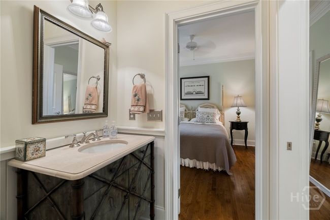 Bedroom 2 en-suite bath | Image 34