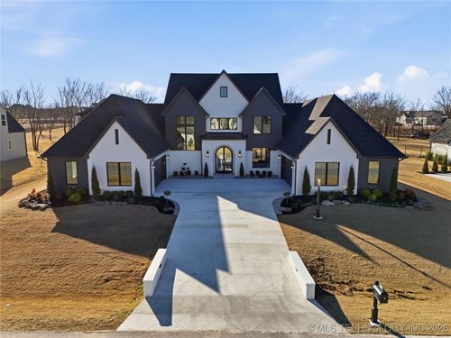 17802 E Patriot Dr, Owasso, OK, 74055-9037 | Card Image