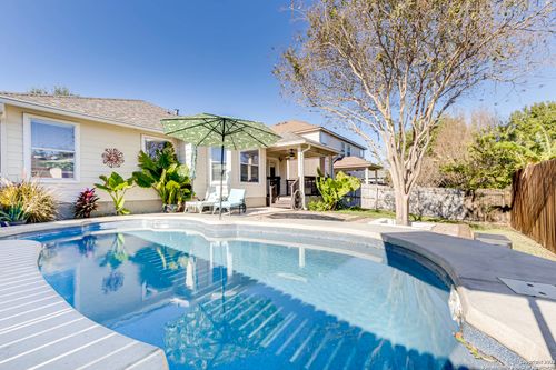 8519 Chickasaw Blf, Converse, TX, 78109-2309 | Card Image